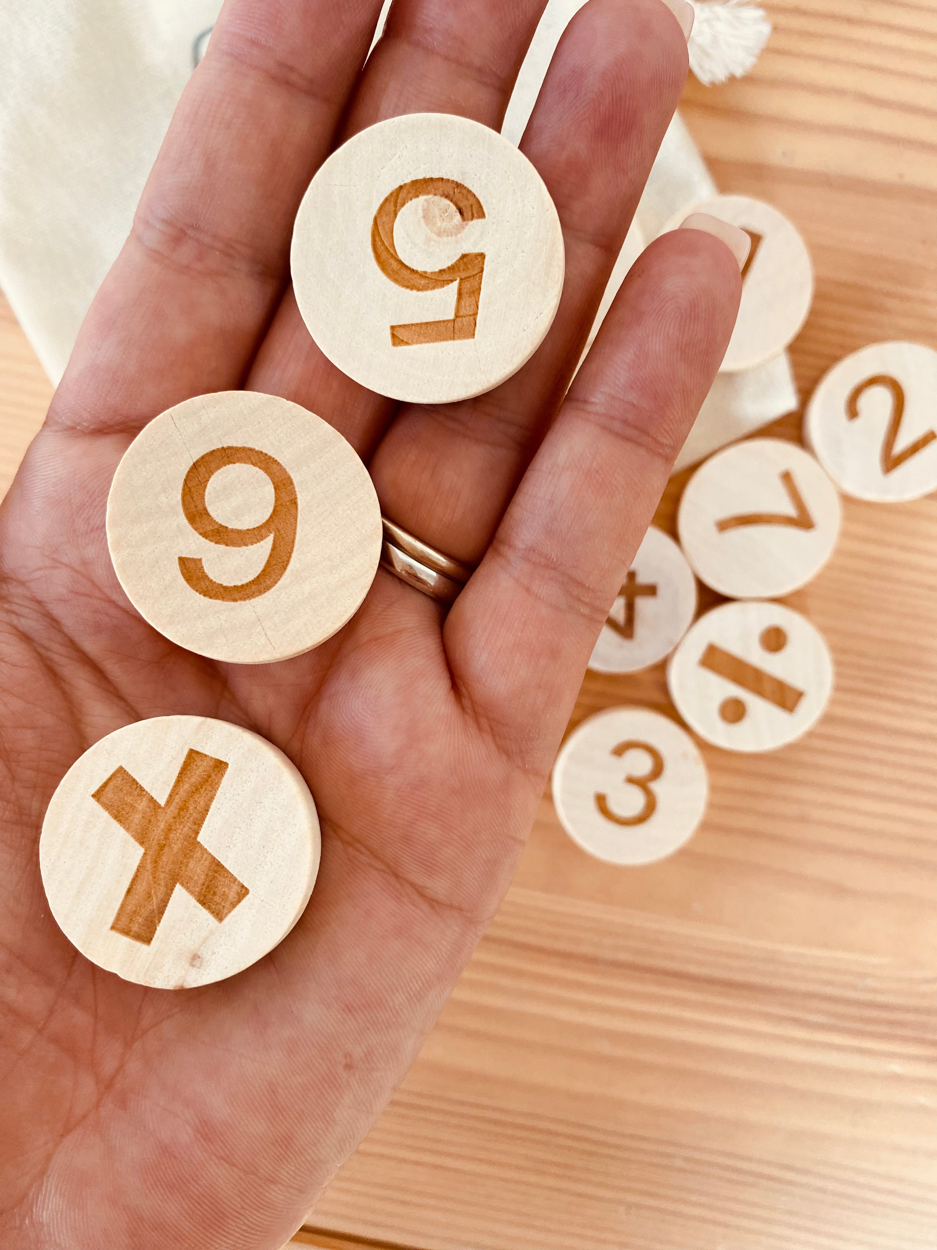 (1 left) Wooden number tokens (no drawstring bag)